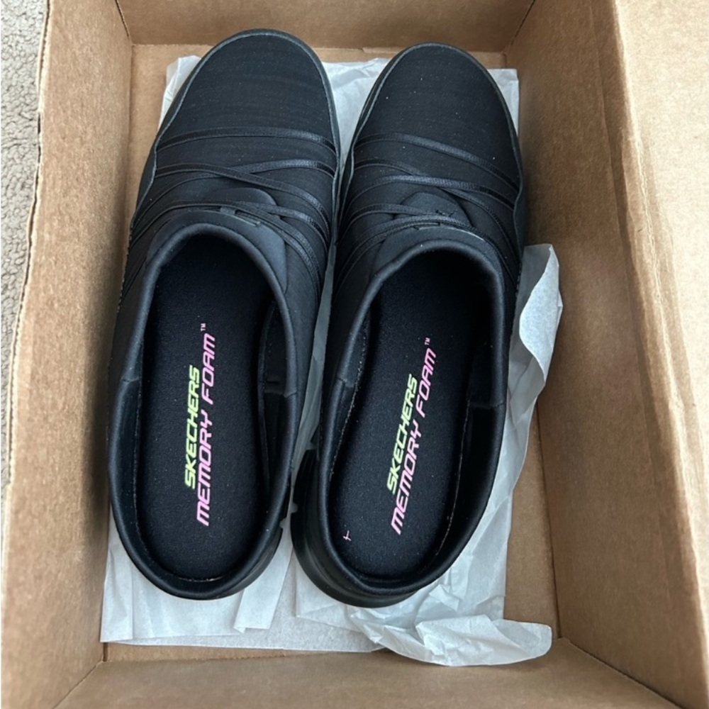 NWT Skechers Women’s Synergy - Air Streamer Black Athletic Shoes Sneakers - Picture 2 of 8